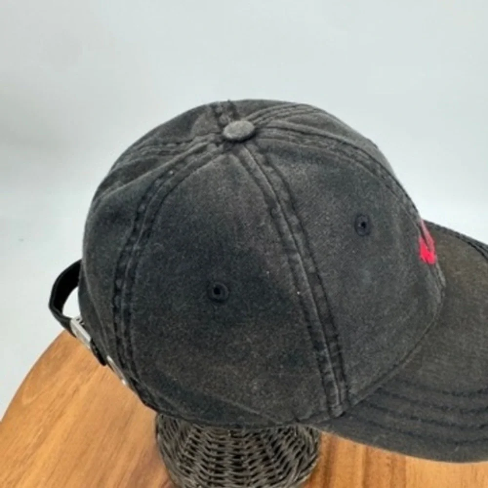 True Religion Hat‎ Cap Black Red Mens OSFA Horseshoe Distressed Faded Strapback